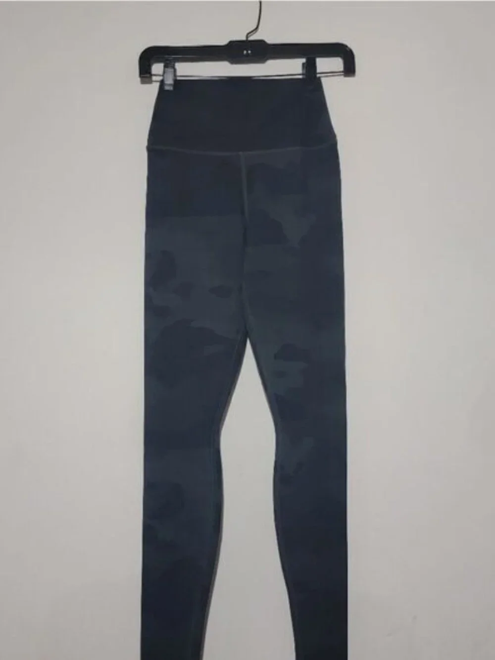 ALO Vapor Black Camo Leggings